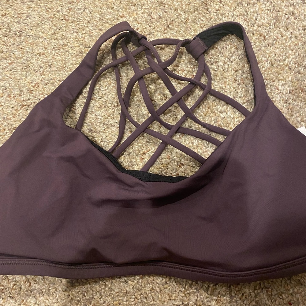 Lululemon sports bra
